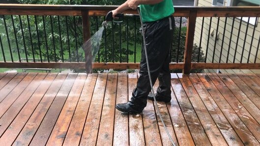 How much PSI does it take to clean a deck